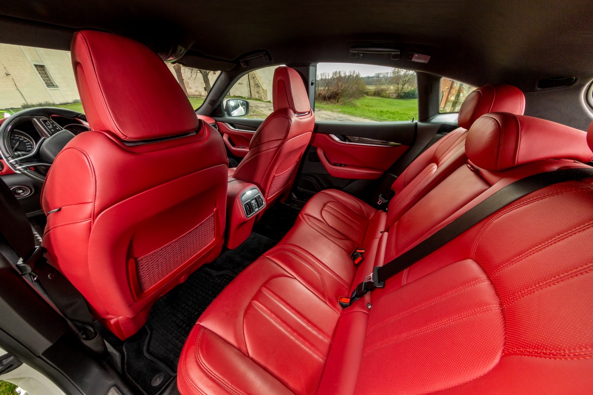 Luksusowe auto weselne